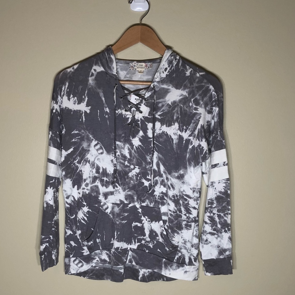Pink republic top with hoodie size S - NWT